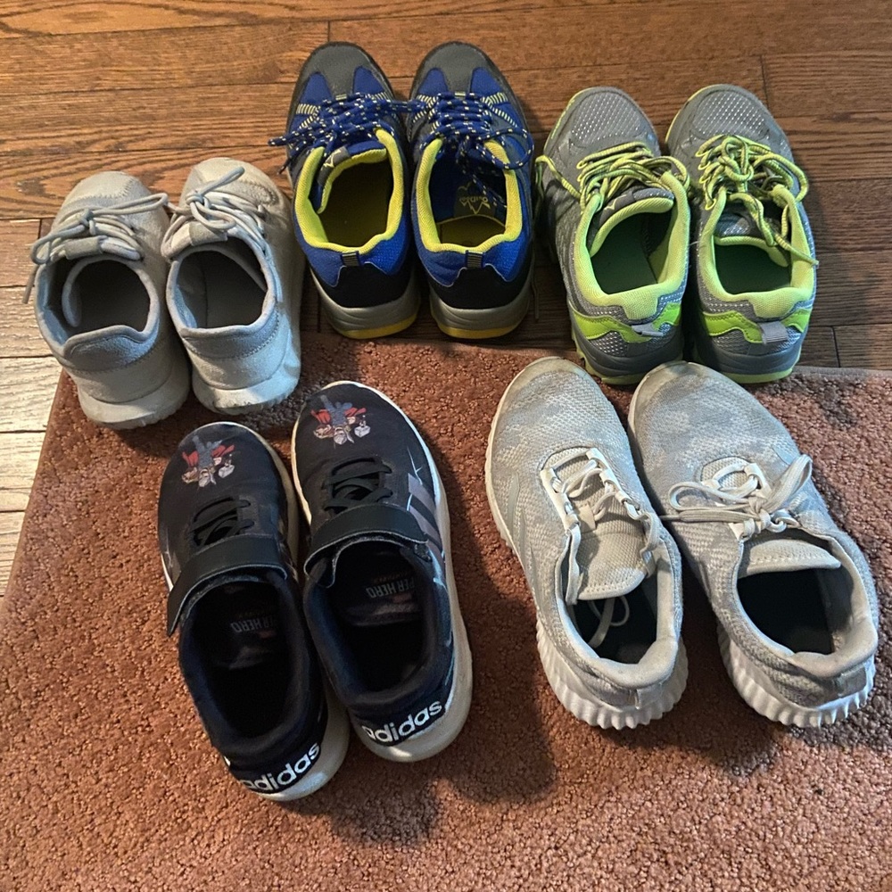 Boys shoes
